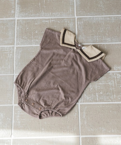 pairmanon（ペアマノン）の「【なめらか肌触り】【かぞくおそろい】【ベビー】セーラーカラー 半袖ロンパース（ロンパース・キッズ・アイボリー/ブルー系その他3/ブラック/モカ/グレイッシュベージュ/ライトベージュ/ピンク・70/80）」の4枚目の写真