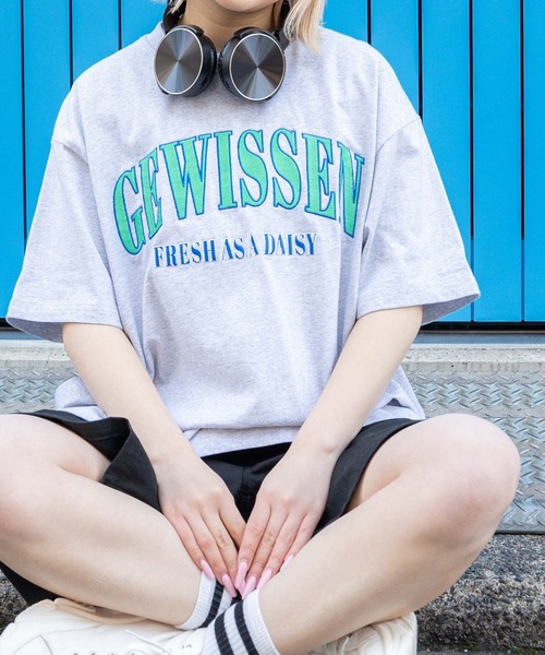 WEGO(ウィゴー)の「WEGO/グラフィックBIGT(Tシャツ/カットソー・レディース・ネイビー/オートミール/ホワイト/その他1/グリーン/ブルー・SMALL/MEDIUM)」の1枚目の写真