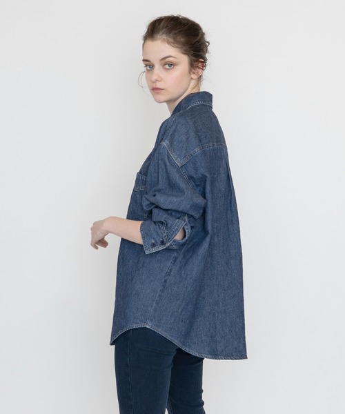Levi's（リーバイス）の「デニムシャツ SHOW OFF（シャツ/ブラウス・レディース・ブルー・S/M/XS）」の4枚目の写真