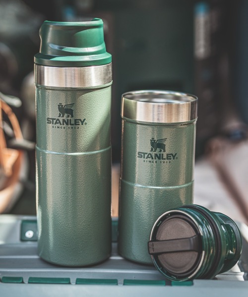 STANLEY(スタンレー)の「【STANLEY】スタンレー クラシック真空ワンハンドマグⅡ 0.47L(水筒・メンズ・ホワイト/ブラック/グリーン・FREE)」の12枚目の写真