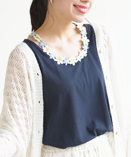 rps（アールピーエス）の「フラワーレースモチーフホルタータンクトップ（タンクトップ・レディース・ブラック/ネイビー/オフホワイト/オートミール・M）」の4枚目の写真