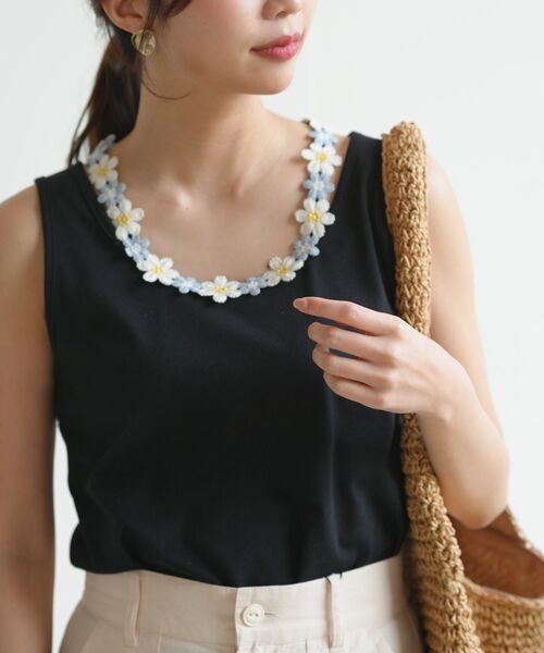 rps（アールピーエス）の「フラワーレースモチーフホルタータンクトップ（タンクトップ・レディース・ブラック/ネイビー/オフホワイト/オートミール・M）」の2枚目の写真