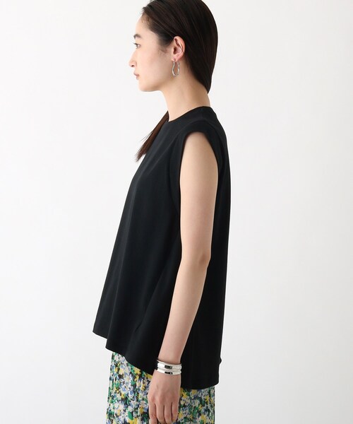 OPAQUE.CLIP(オペークドットクリップ)の「◆Aラインフレンチスリーブカットソー【WEB限定カラー・サイズ】(Tシャツ/カットソー・レディース・ブラック/ブラウン系その他5/ホワイト系/黄緑系・40/38/42/36)」の6枚目の写真