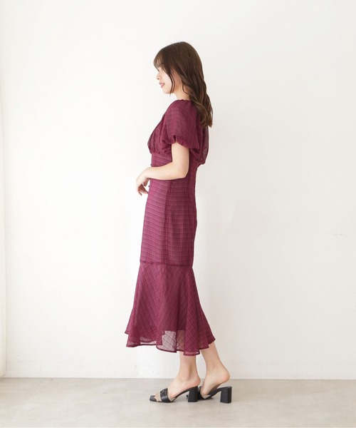 PROPORTION BODY DRESSING(プロポーションボディドレッシング)の「<E>シアーチェックマーメイドワンピース / 1212247700(ワンピース・レディース・ベージュ/ボルドー・SMALL/MEDIUM)」の4枚目の写真