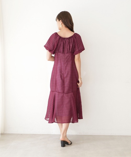 PROPORTION BODY DRESSING(プロポーションボディドレッシング)の「<E>シアーチェックマーメイドワンピース / 1212247700(ワンピース・レディース・ベージュ/ボルドー・SMALL/MEDIUM)」の3枚目の写真