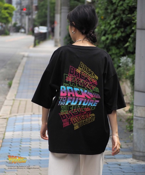 DISCUS（ディスカス）の「DISCUS『BACK TO THE FUTURE』バックプリントTシャツ（Tシャツ/カットソー・レディース・ブラック/ホワイト・M）」の2枚目の写真