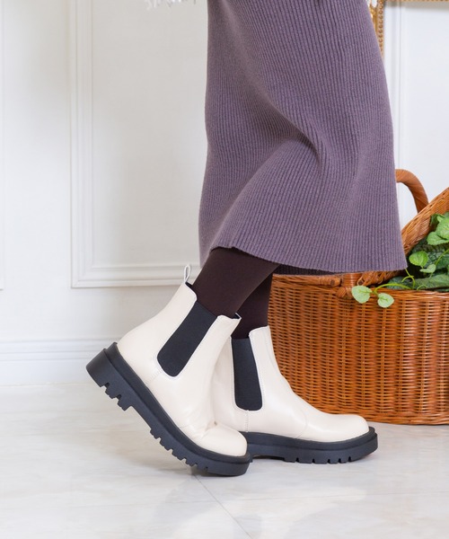 Noubel Voug Relax（ヌーベルヴォーグリラックス）の「トラックソールチェルシーブーツ（ブーツ・レディース・アイボリー/ブラック・S/M/L/LL/3L）」の10枚目の写真