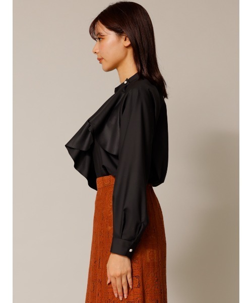 TONAL（トーナル）の「フロントドレープデザインブラウス（シャツ/ブラウス・レディース・ブラック/オフホワイト/ブルー・38）」の10枚目の写真