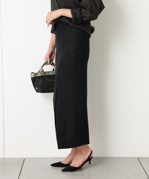 OUVRAGE CLASSE（ウヴラージュクラス）の「フロントスリットタイトスカート（スカート・レディース・ブラック/グレイッシュベージュ・FREE）」の11枚目の写真
