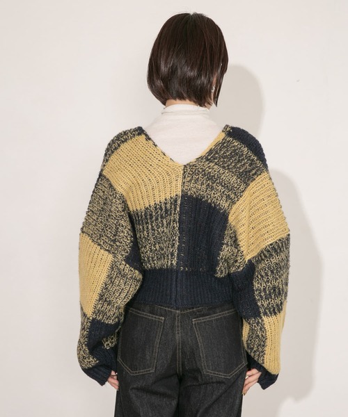 KBF（ケイビーエフ）の「BIGチェックショートカーディガン（ニット/セーター・レディース・ネイビー/カーキ/ブルー・ONE）」の18枚目の写真