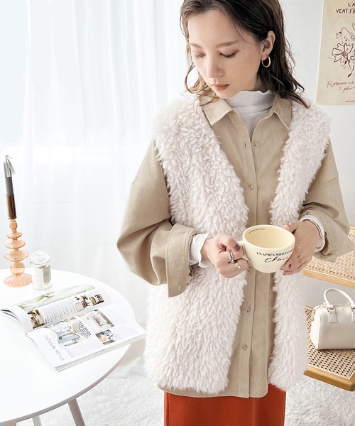 classicalelf（クラシカルエルフ）の「こっくり感。ワンポイント刺繍細コーデュロイオーバーシャツ（シャツ/ブラウス・レディース・ブラック/ベージュ/ブルー/モカ・SMALL/MEDIUM/LARGE/X-LARGE）」の19枚目の写真