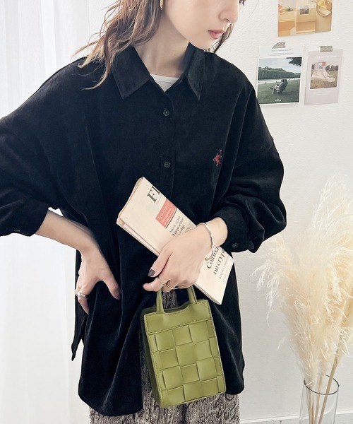 classicalelf（クラシカルエルフ）の「こっくり感。ワンポイント刺繍細コーデュロイオーバーシャツ（シャツ/ブラウス・レディース・ブラック/ベージュ/ブルー/モカ・SMALL/MEDIUM/LARGE/X-LARGE）」の21枚目の写真