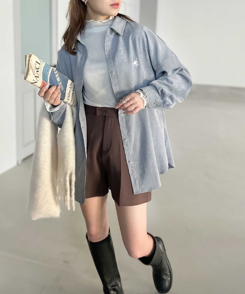 classicalelf（クラシカルエルフ）の「こっくり感。ワンポイント刺繍細コーデュロイオーバーシャツ（シャツ/ブラウス・レディース・ブラック/ベージュ/ブルー/モカ・SMALL/MEDIUM/LARGE/X-LARGE）」の9枚目の写真