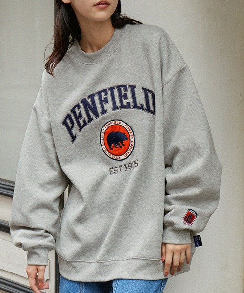 PEN FIELD（ペンフィールド）の「PENFIELD/ペンフィールド 別注 カレッジアーチロゴワッペン/ツイル刺繍 ビッグシルエットプルオーバースウェット（スウェット・メンズ・チャコール/グレー/ネイビー/グリーン・M/L）」の6枚目の写真