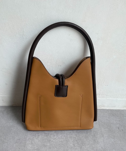 CAPRICIEUX LE'MAGE（カプリシューレマージュ）の「三角ノットバッグ（ハンドバッグ・レディース・キャメル/オフホワイト/ブラック・FREE）」の12枚目の写真