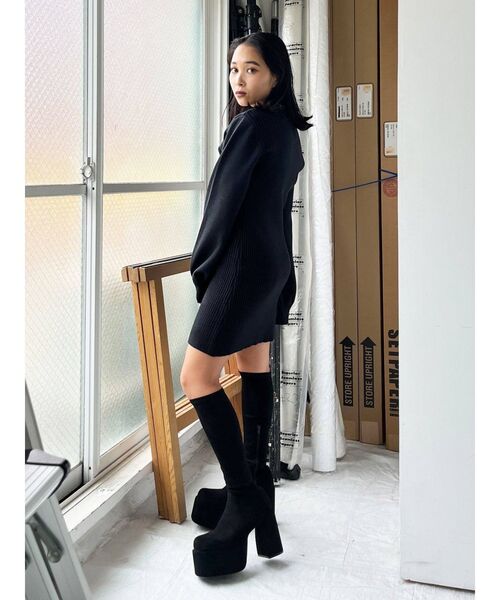 EMODA（エモダ）の「チェーンカバーニットワンピース（ワンピース・レディース・ブラック/ベージュ/グレー・FREE）」の21枚目の写真