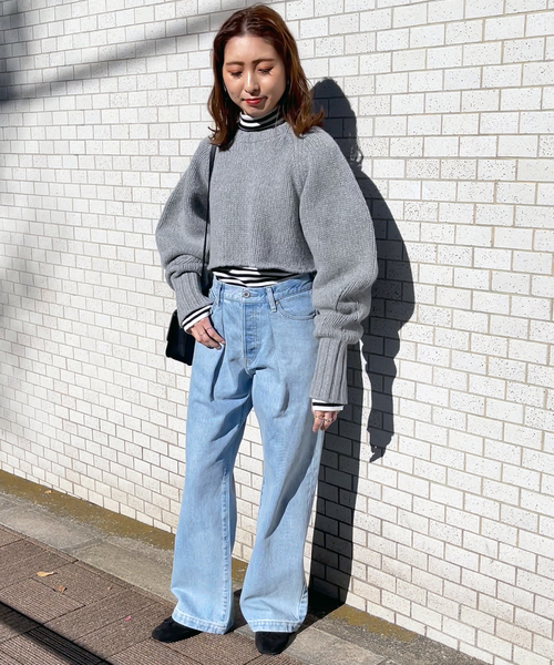 ボリュームスリーブショート丈ニット