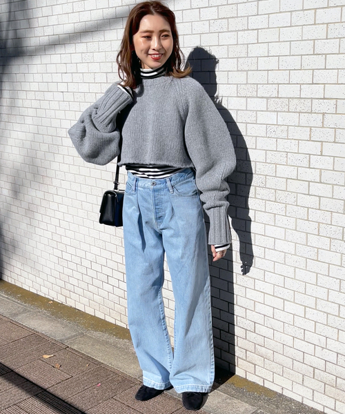 ボリュームスリーブショート丈ニット