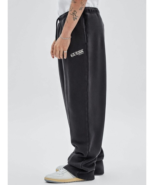 Guess(ゲス)の「GUESS Originals Logo Joggers(スウェットパンツ・メンズ・ブラック・SMALL/MEDIUM/LARGE/X-LARGE)」の7枚目の写真