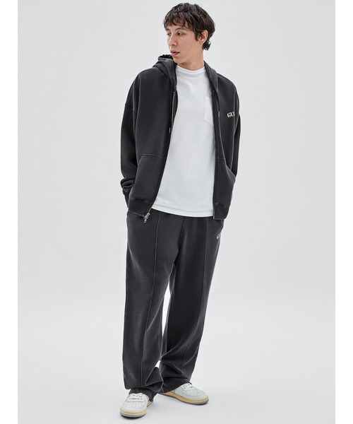 Guess(ゲス)の「GUESS Originals Logo Joggers(スウェットパンツ・メンズ・ブラック・SMALL/MEDIUM/LARGE/X-LARGE)」の2枚目の写真