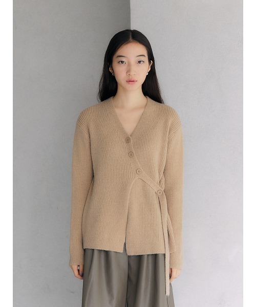 Ayla(アイラ)の「browsing knit cardigan(カーディガン/ボレロ・レディース・ベージュ/ブラック/アイボリー・FREE)」の3枚目の写真