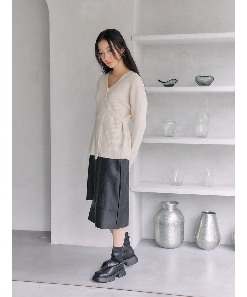 Ayla(アイラ)の「browsing knit cardigan(カーディガン/ボレロ・レディース・ベージュ/ブラック/アイボリー・FREE)」の5枚目の写真