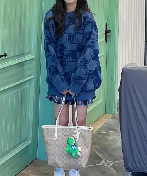 MGV（エムジーヴィー）の「ワンポイントチェッカーニット（ニット/セーター・メンズ・ブルー/イエロー・MEDIUM/LARGE/X-LARGE）」の4枚目の写真