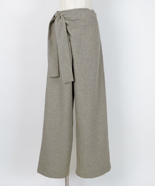UR'S（ユアーズ）の「リネンライクハイウエストラップワイドパンツ（その他パンツ・レディース・アイボリー/ブラック/サンドベージュ/グリーン系その他/ブルー系その他/ダークグレー/ダークブラウン・S/M/L）」の10枚目の写真