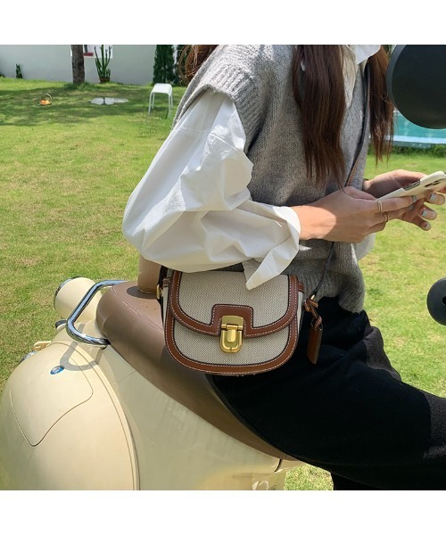 mushwear(マッシュウェア)の「ステッチフラップショルダーバッグ(ショルダーバッグ・レディース・ブラウン/ブラック/ベージュ・FREE)」の5枚目の写真