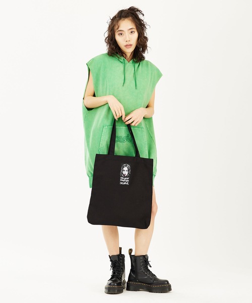 X-girl（エックスガール）の「VINYL LIP FACE CANVAS TOTE BAG（トートバッグ・レディース・ブルー/ブラック/ホワイト・ONE SIZE）」の18枚目の写真