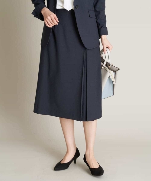 a.v.v(アーヴェヴェ)の「【UVカット/洗える】麻調ストレッチベルテッドタックスカート【麻調シリーズ】(スーツスカート・レディース・ライトグレー/ベージュ/ネイビー・36/38/40/42/34)」の5枚目の写真