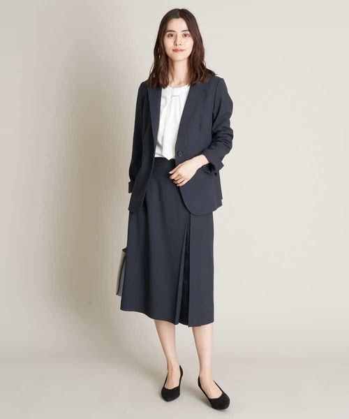 a.v.v(アーヴェヴェ)の「【UVカット/洗える】麻調ストレッチベルテッドタックスカート【麻調シリーズ】(スーツスカート・レディース・ライトグレー/ベージュ/ネイビー・36/38/40/42/34)」の7枚目の写真