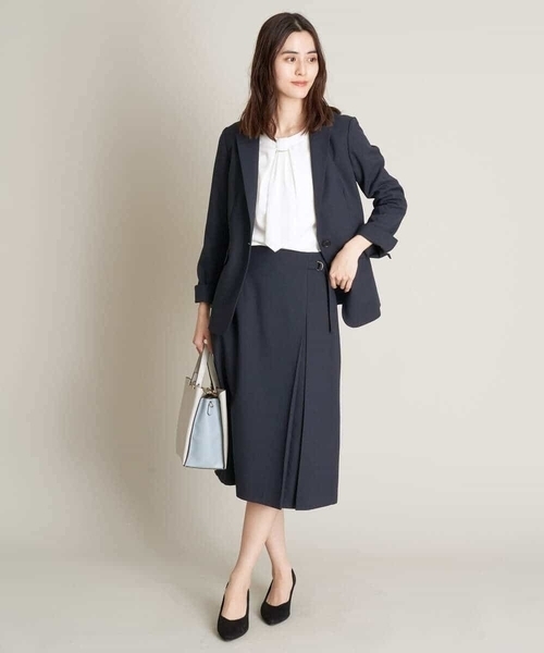 a.v.v(アーヴェヴェ)の「【UVカット/洗える】麻調ストレッチベルテッドタックスカート【麻調シリーズ】(スーツスカート・レディース・ライトグレー/ベージュ/ネイビー・36/38/40/42/34)」の8枚目の写真