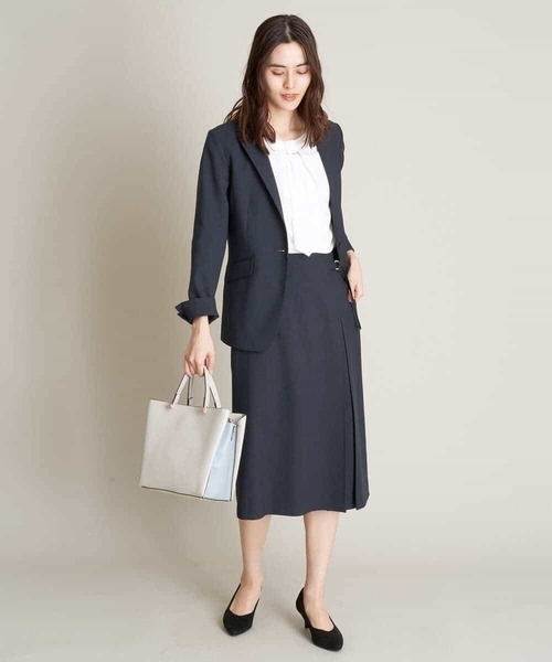 a.v.v(アーヴェヴェ)の「【UVカット/洗える】麻調ストレッチベルテッドタックスカート【麻調シリーズ】(スーツスカート・レディース・ライトグレー/ベージュ/ネイビー・36/38/40/42/34)」の9枚目の写真