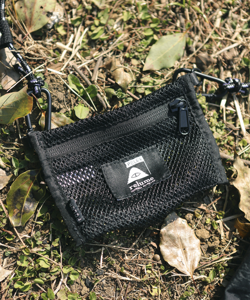 POLeR（ポーラー）の「【POLeR / ポーラー】別注ドリンク メッシュ ポーチ（ショルダーバッグ・メンズ・ブラック/ネイビー・FREE）」の3枚目の写真