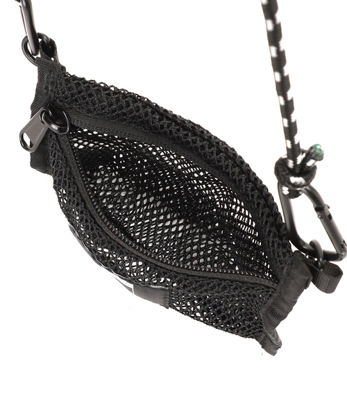 POLeR（ポーラー）の「【POLeR / ポーラー】別注ドリンク メッシュ ポーチ（ショルダーバッグ・メンズ・ブラック/ネイビー・FREE）」の17枚目の写真