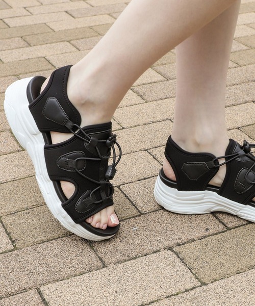 Honeys（ハニーズ）の「コード付スポーツサンダル（サンダル・レディース・ブラック/ブラック×ホワイト・L/LL/S/M）」の6枚目の写真