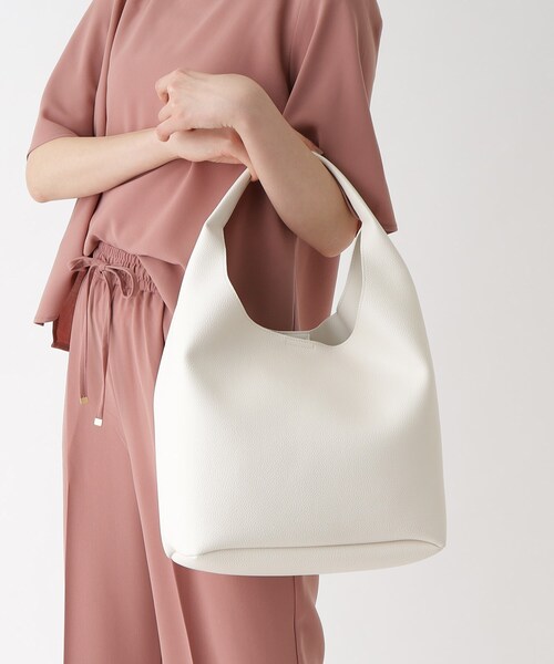 OPAQUE.CLIP（オペークドットクリップ）の「◆ワンショルダーバッグ【A4収納可/軽量】（ショルダーバッグ・レディース・オレンジ/オフホワイト/ブラック・00）」の8枚目の写真