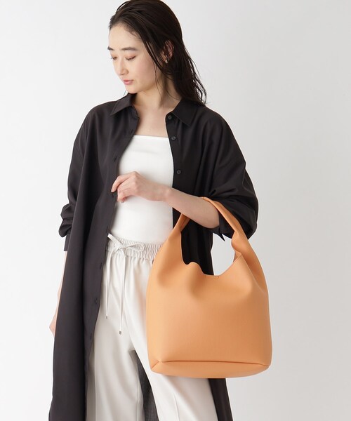 OPAQUE.CLIP（オペークドットクリップ）の「◆ワンショルダーバッグ【A4収納可/軽量】（ショルダーバッグ・レディース・オレンジ/オフホワイト/ブラック・00）」の15枚目の写真