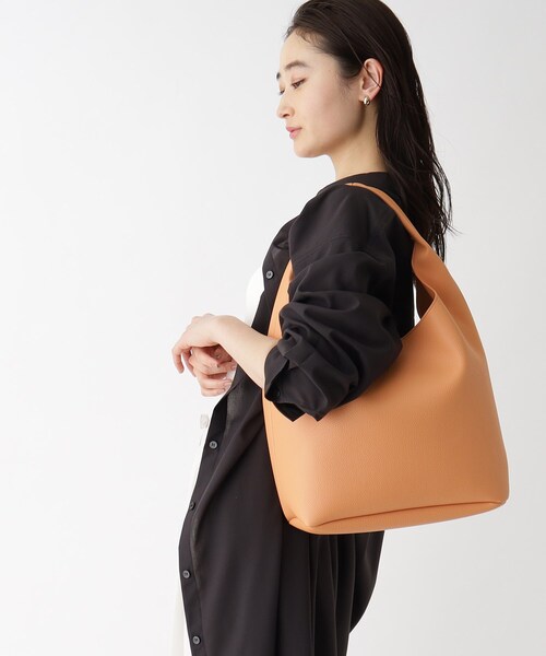 OPAQUE.CLIP（オペークドットクリップ）の「◆ワンショルダーバッグ【A4収納可/軽量】（ショルダーバッグ・レディース・オレンジ/オフホワイト/ブラック・00）」の16枚目の写真