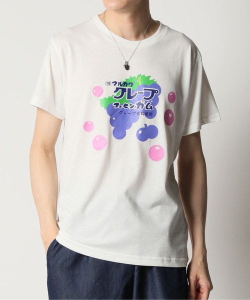 ARCADE(アーケード)の「昭和レトロ 駄菓子 飲食企業コラボ プリントTシャツ(Tシャツ/カットソー・メンズ・ブルー系/ライトイエロー系/ホワイト系2/ホワイト系1/ホワイト系3/ネイビー系/レッド系/グリーン系/イエロー系/オレンジ系・L/M/LL)」の3枚目の写真