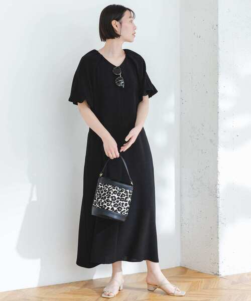F by ROSSO（エフバイロッソ）の「F by ROSSO　バルーンスリーブワンピース（ワンピース・レディース・ブルー/ドット/ブラック・36/38）」の2枚目の写真