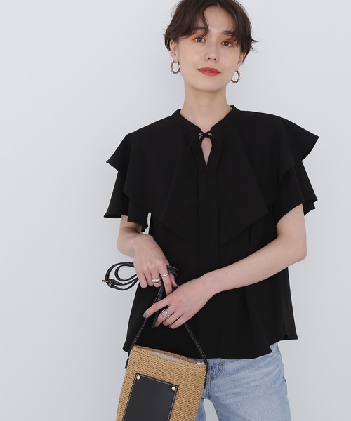 N.（N. Natural Beauty Basic）（エヌエヌナチュラルビューティーベーシック）の「◆ラッフルブラウス（シャツ/ブラウス・レディース・ブラック/オフホワイト/ブルー・MEDIUM）」の2枚目の写真