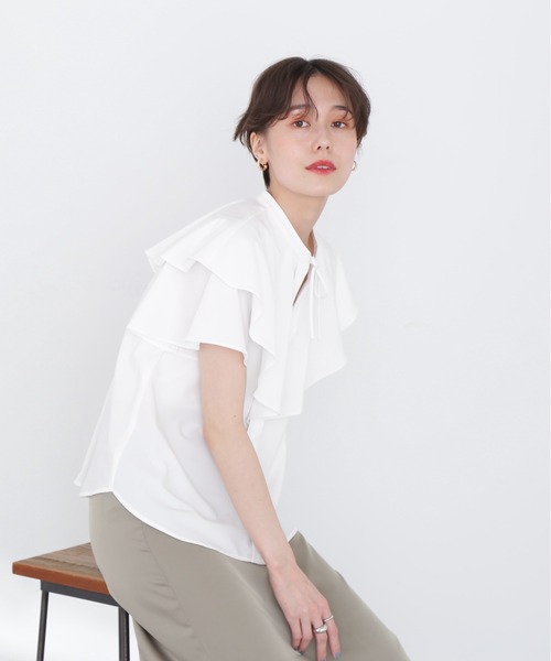 N.（N. Natural Beauty Basic）（エヌエヌナチュラルビューティーベーシック）の「◆ラッフルブラウス（シャツ/ブラウス・レディース・ブラック/オフホワイト/ブルー・MEDIUM）」の4枚目の写真