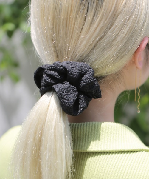 LINFA　（リンファ）の「【Peony/ピオニー】/シンプルカラーシュシュ（ヘアゴム・レディース・アイボリー/ブラック/ブラック系その他/ベージュ/ホワイト・FREE）」の4枚目の写真