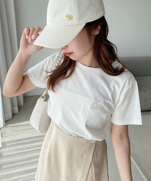 one after another NICE CLAUP(ワンアフターアナザーナイスクラップ)の「ワンポイントロゴ刺繍T【ZOZO限定商品】(Tシャツ/カットソー・レディース・グレイッシュベージュ/ピンク系その他/オートミール/オフホワイト/ホワイト系その他/ブラック×ホワイト・FREE)」の3枚目の写真