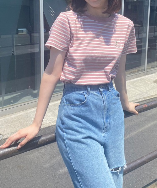 one after another NICE CLAUP(ワンアフターアナザーナイスクラップ)の「ワンポイントロゴ刺繍T【ZOZO限定商品】(Tシャツ/カットソー・レディース・グレイッシュベージュ/ピンク系その他/オートミール/オフホワイト/ホワイト系その他/ブラック×ホワイト・FREE)」の17枚目の写真