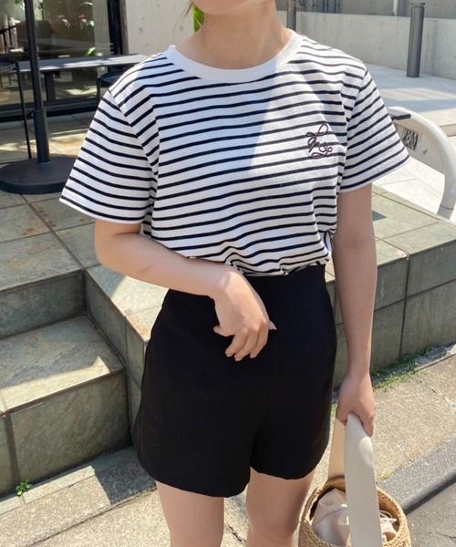 one after another NICE CLAUP(ワンアフターアナザーナイスクラップ)の「ワンポイントロゴ刺繍T【ZOZO限定商品】(Tシャツ/カットソー・レディース・グレイッシュベージュ/ピンク系その他/オートミール/オフホワイト/ホワイト系その他/ブラック×ホワイト・FREE)」の21枚目の写真