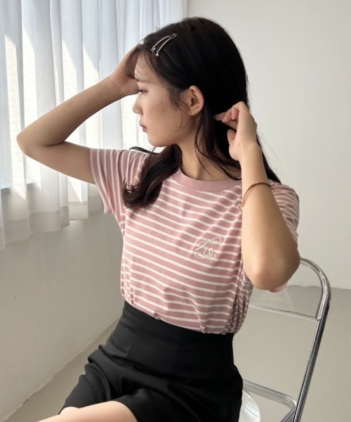 one after another NICE CLAUP(ワンアフターアナザーナイスクラップ)の「ワンポイントロゴ刺繍T【ZOZO限定商品】(Tシャツ/カットソー・レディース・グレイッシュベージュ/ピンク系その他/オートミール/オフホワイト/ホワイト系その他/ブラック×ホワイト・FREE)」の9枚目の写真