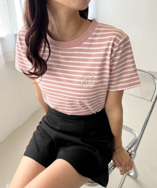 one after another NICE CLAUP(ワンアフターアナザーナイスクラップ)の「ワンポイントロゴ刺繍T【ZOZO限定商品】(Tシャツ/カットソー・レディース・グレイッシュベージュ/ピンク系その他/オートミール/オフホワイト/ホワイト系その他/ブラック×ホワイト・FREE)」の7枚目の写真